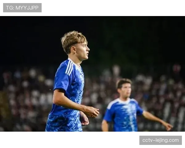 科莫高位逼抢消耗体能，下半场定位球防守强度下降